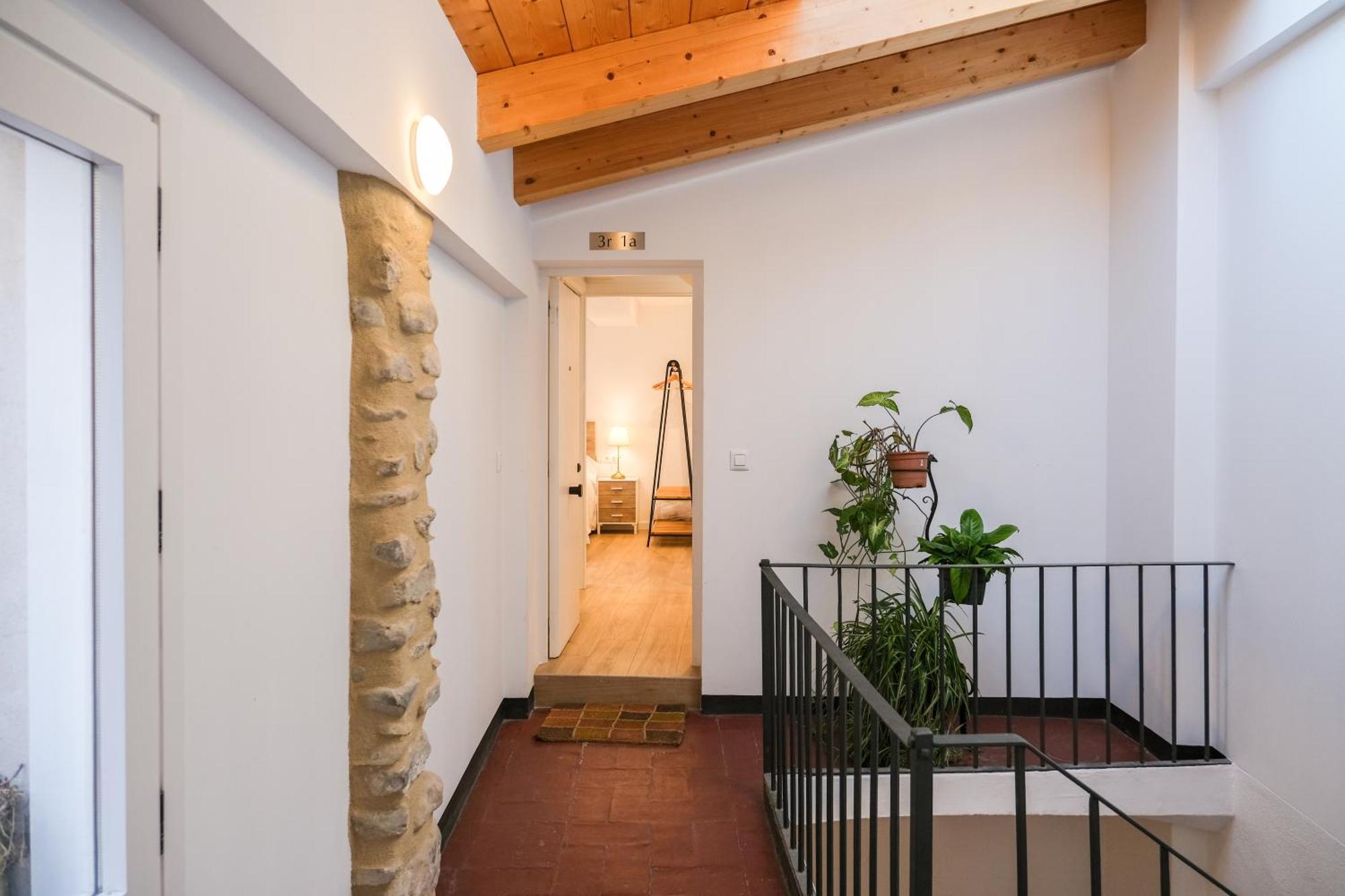 Ganganell Atic Apartamento Con Terraza En Besalú Extérieur photo